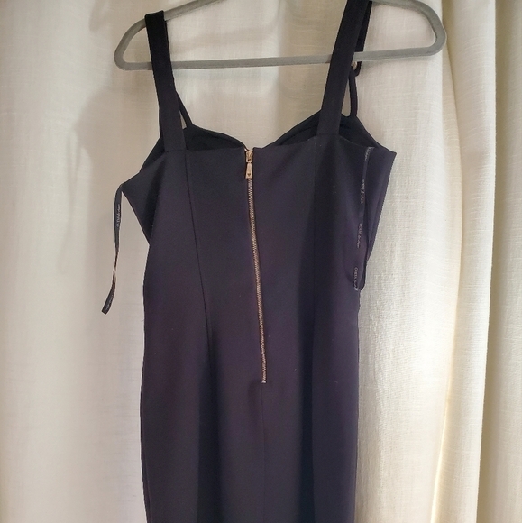 Guess - Picture 5 of 5